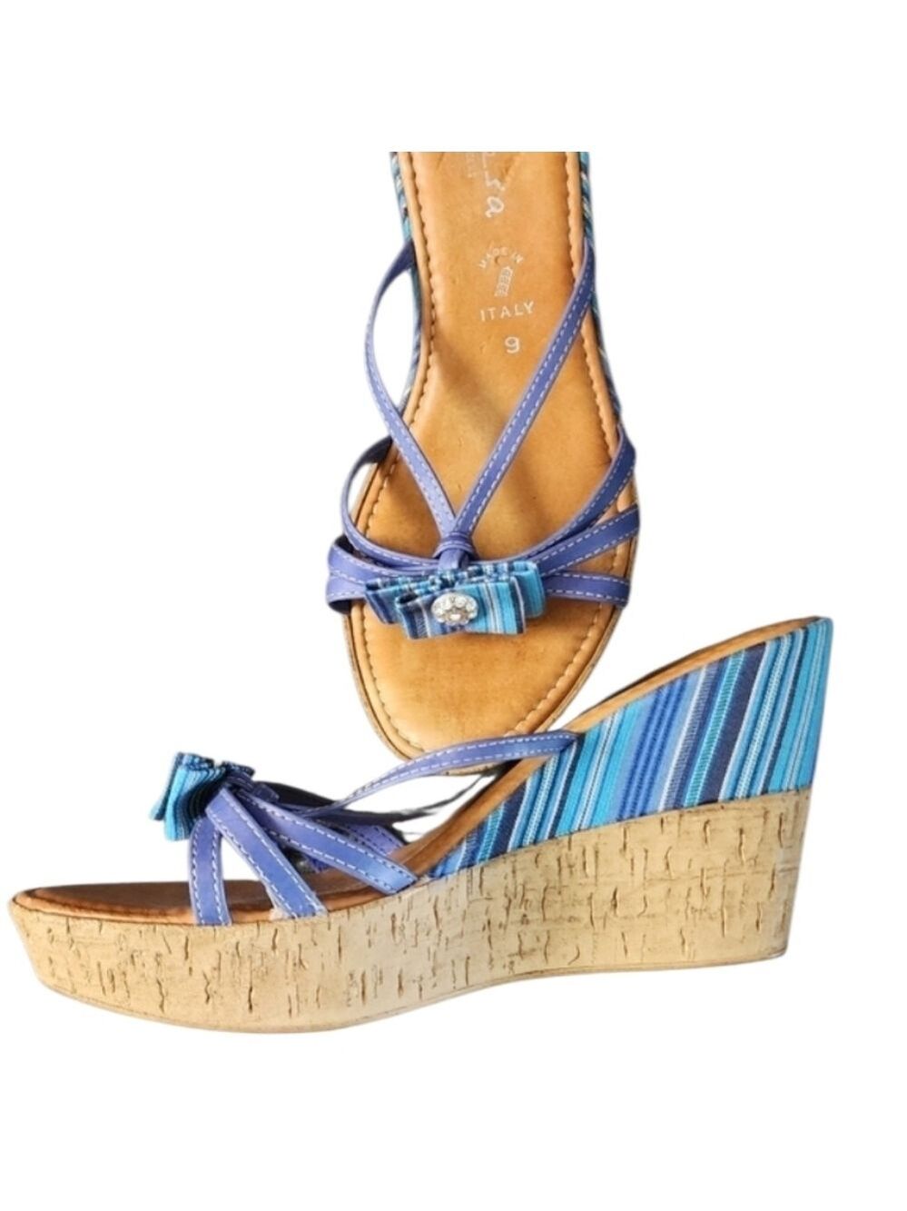 Contesa Strappy Blue Sandals with Bow Accent